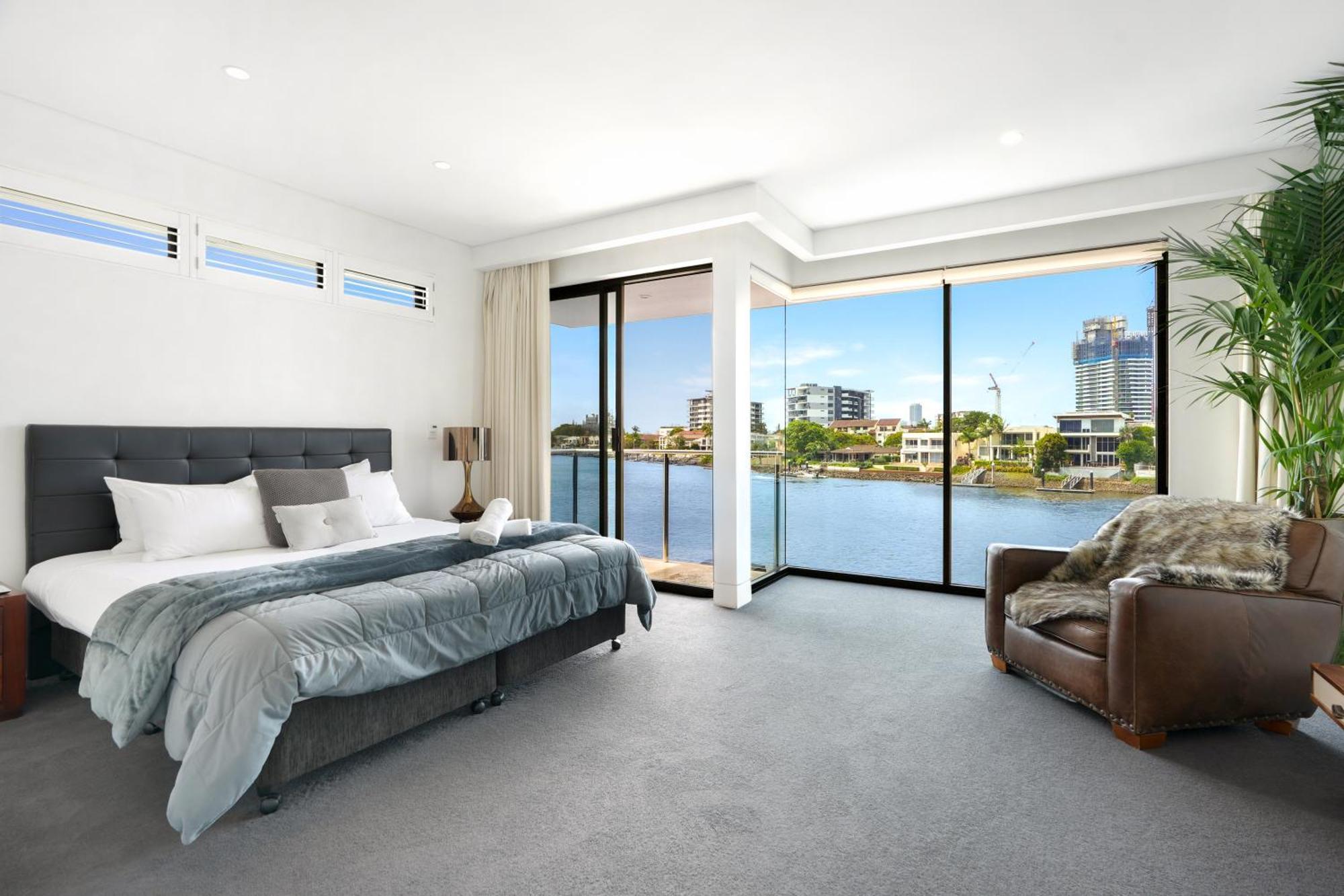 Villa 3 M Luxury Waterfront In Paradise Pets Welcome Gold Coast