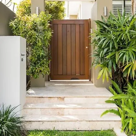 3 M Luxury Waterfront Villa In Paradise Pets Welcome Gold Coast Exterior photo