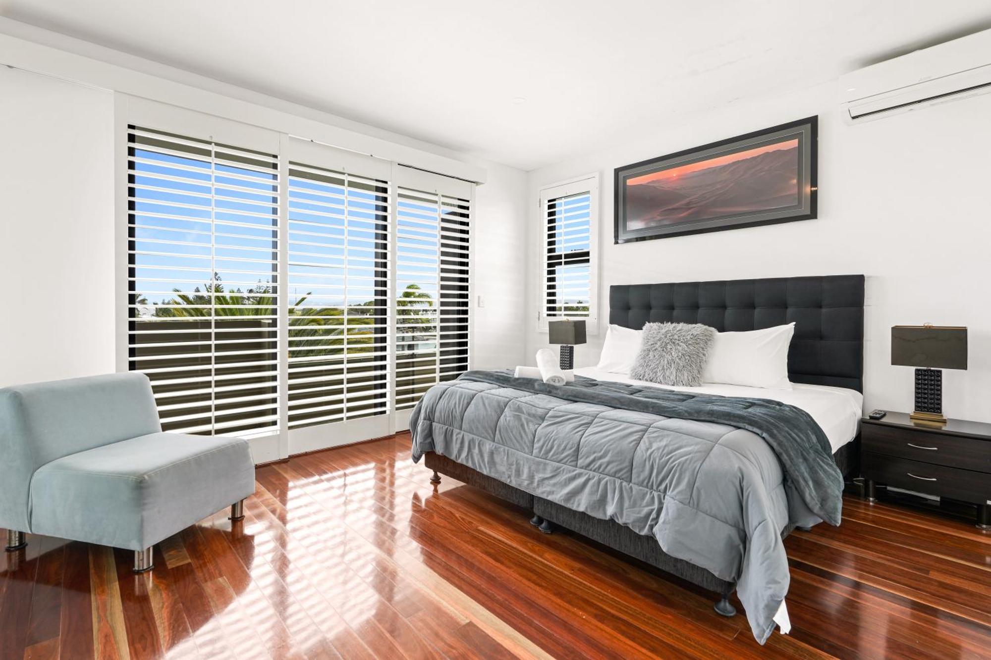 3 M Luxury Waterfront In Paradise Pets Welcome Villa Gold Coast